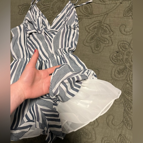 American Eagle striped ruffle romper with pockets, size S, PERFECT CONDITION - Picture 5 of 7